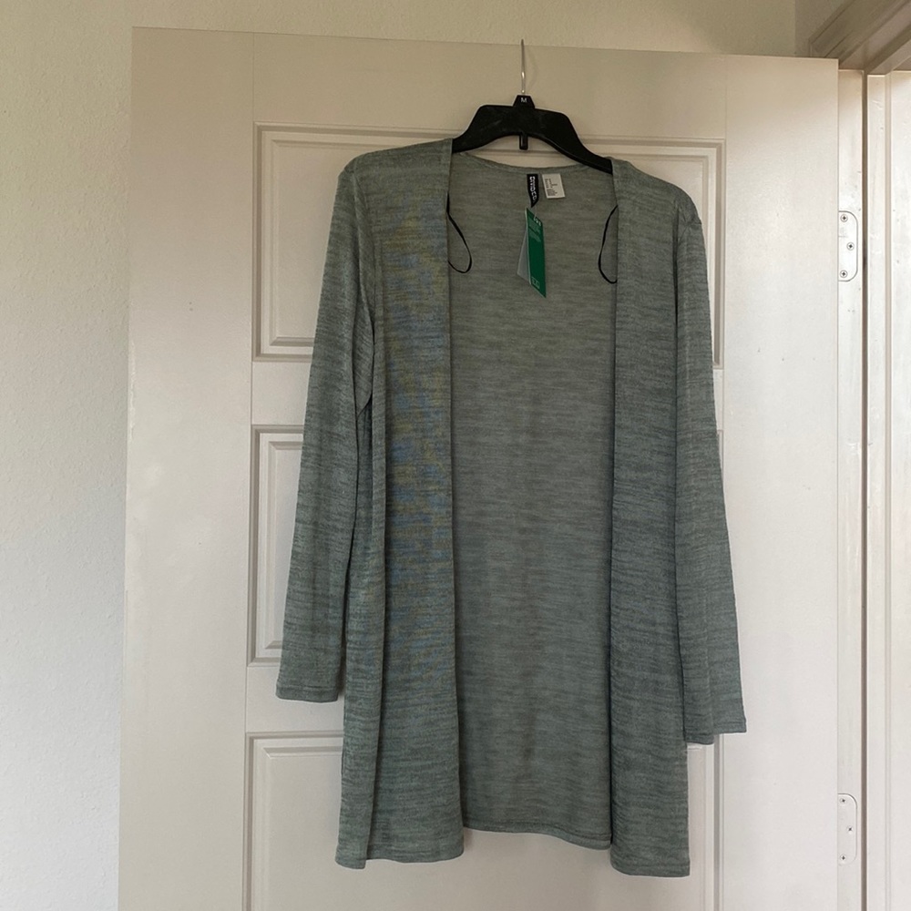 Lightweight sweater